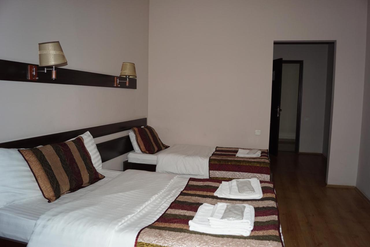 Iar Hotel Batumi Bagian luar foto