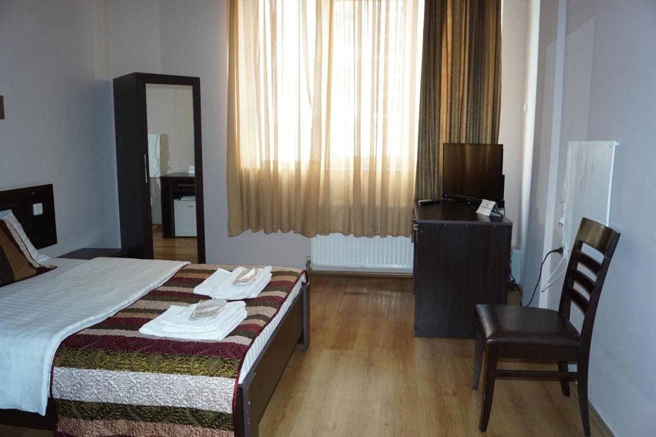 Iar Hotel Batumi Bagian luar foto