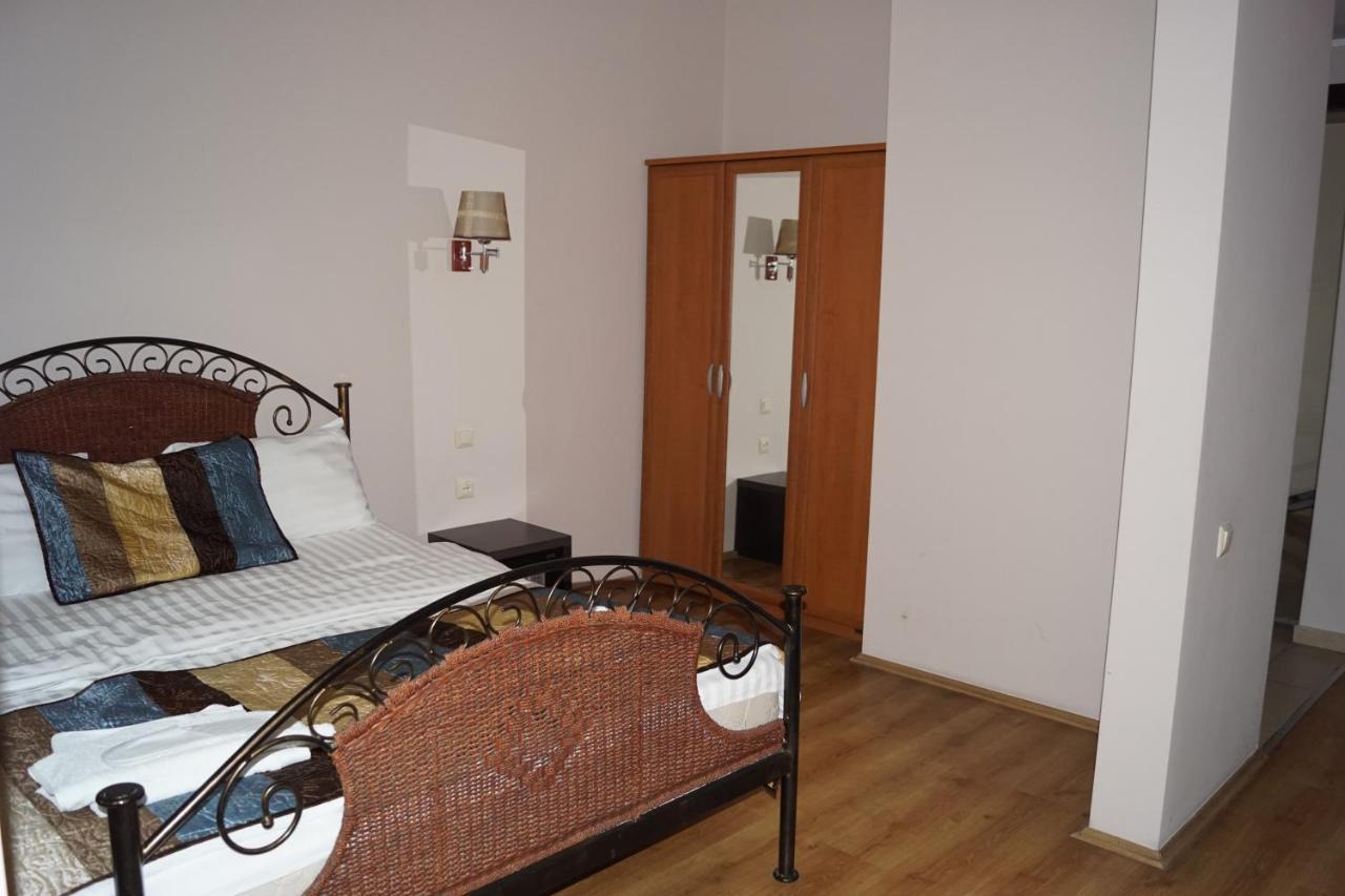 Iar Hotel Batumi Bagian luar foto