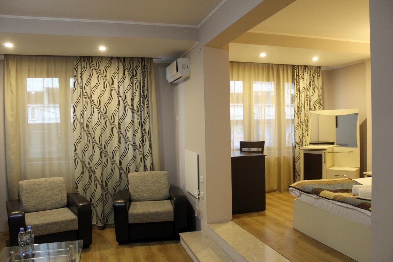 Iar Hotel Batumi Bagian luar foto