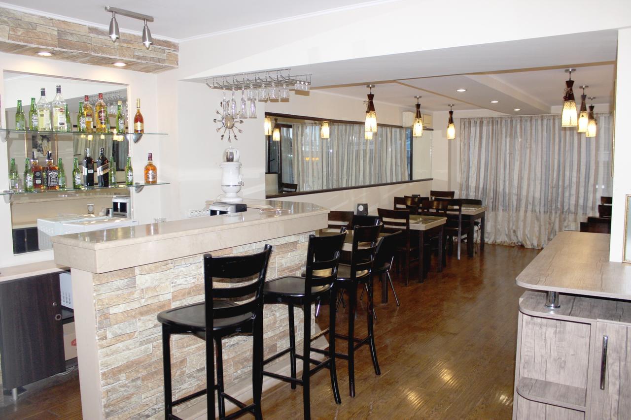 Iar Hotel Batumi Bagian luar foto