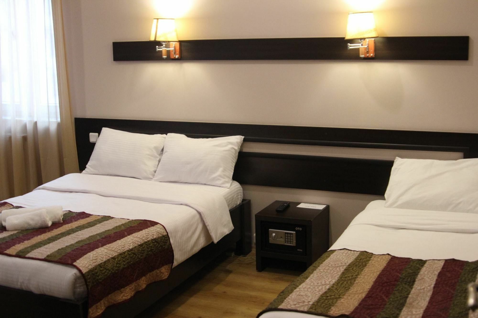 Iar Hotel Batumi Bagian luar foto